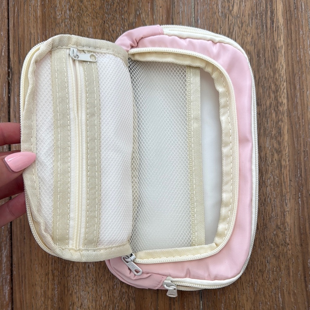 NEW Travel Pink and White Cosmetic Bag/Pencil Case - Picture 2 of 5